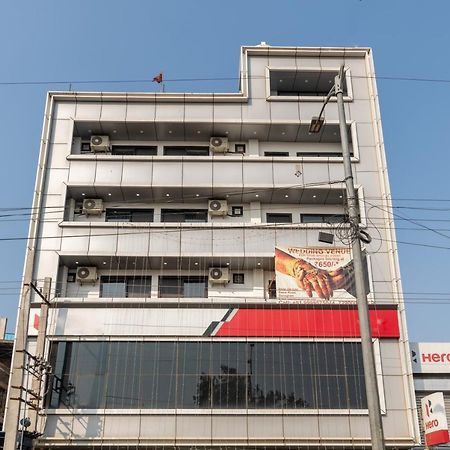 Hotel De Luxe Basai Road 구르가온 외부 사진