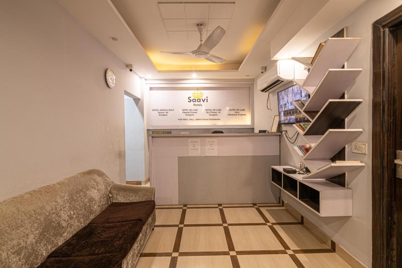 Hotel De Luxe Basai Road 구르가온 외부 사진
